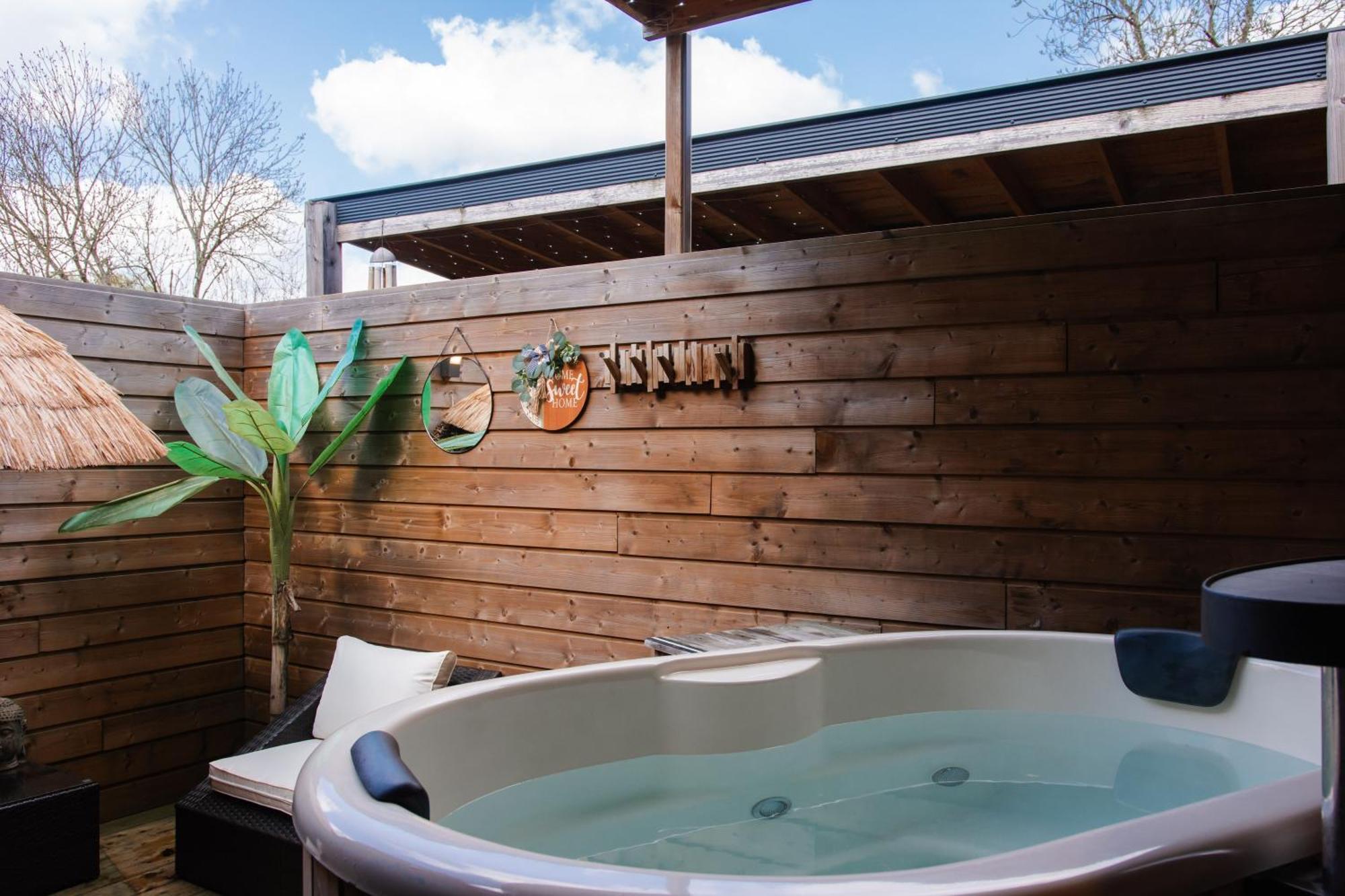 Maison D'Hote Les Notes Endormies Suite Le Refuge Walcourt Exterior foto